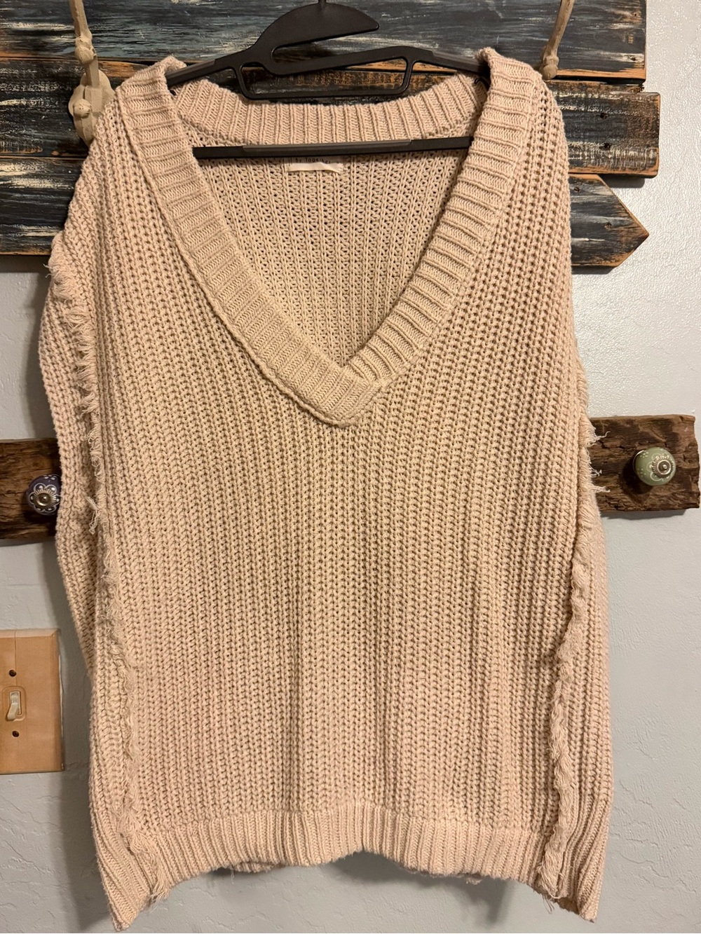 By Together Cream V-Neck Sleeveless Knit Sweater Vest